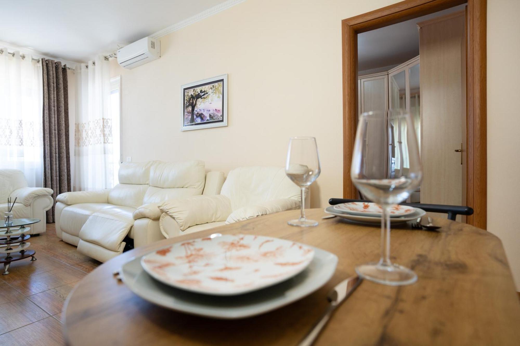 Sea View-Apartment On The Beach - Durrs2 Дуррес Экстерьер фото