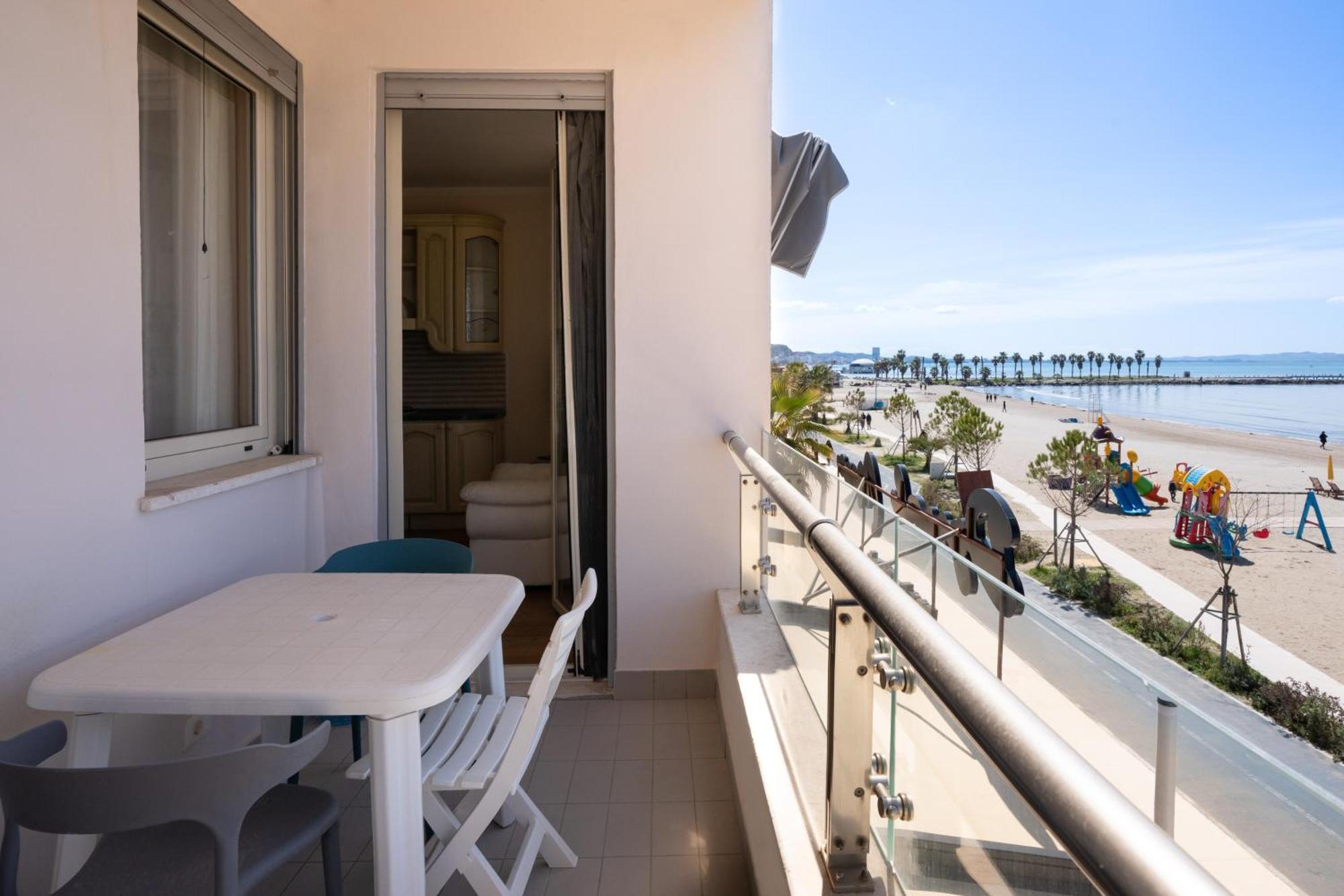 Sea View-Apartment On The Beach - Durrs2 Дуррес Экстерьер фото
