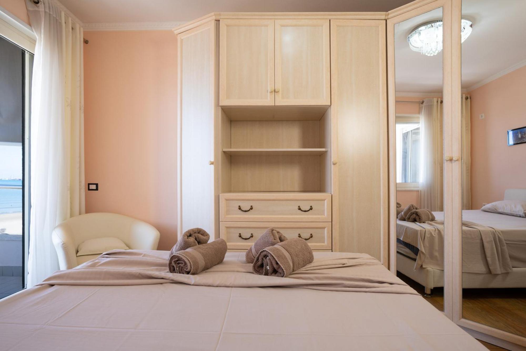 Sea View-Apartment On The Beach - Durrs2 Дуррес Экстерьер фото