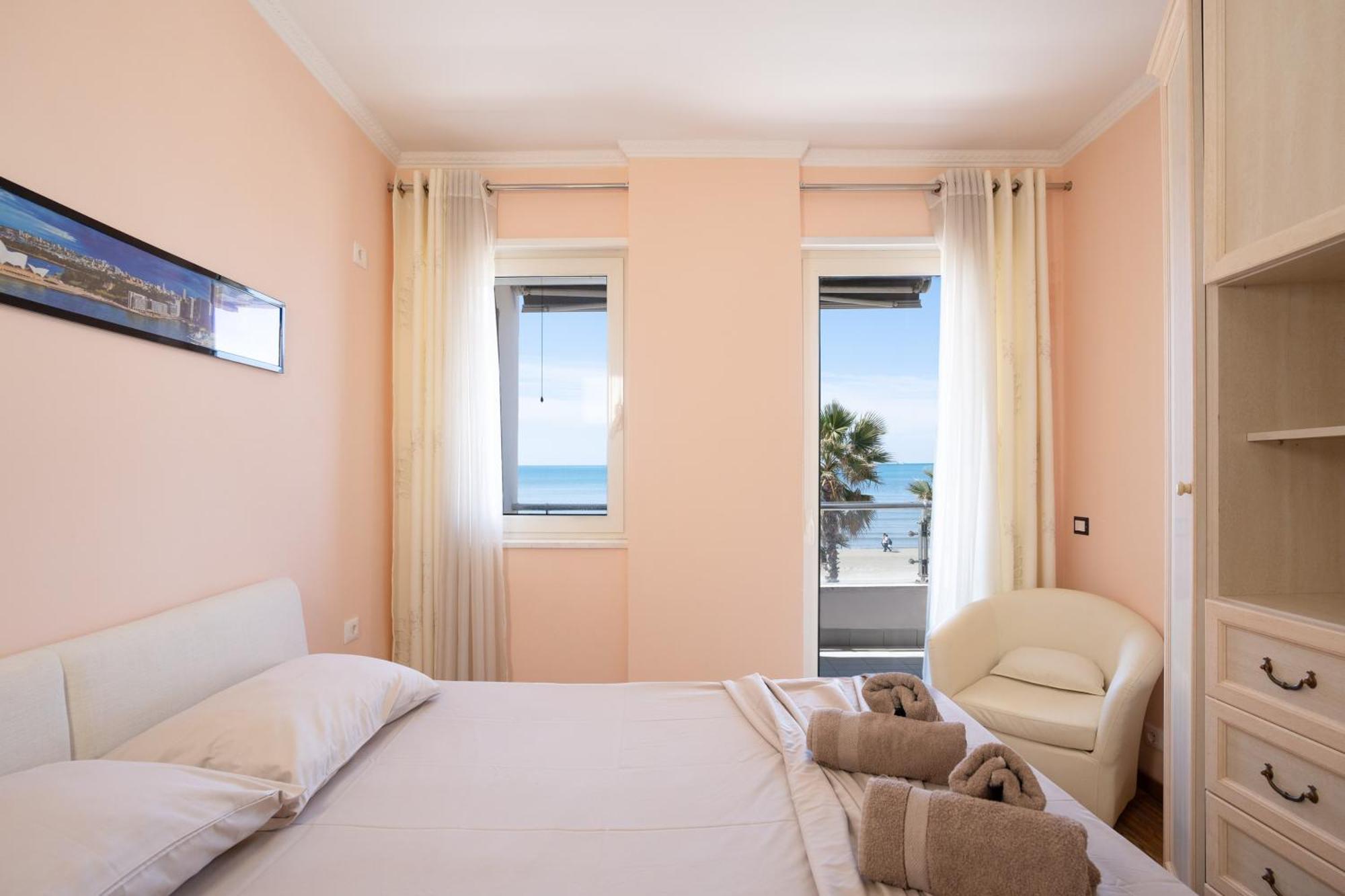 Sea View-Apartment On The Beach - Durrs2 Дуррес Экстерьер фото